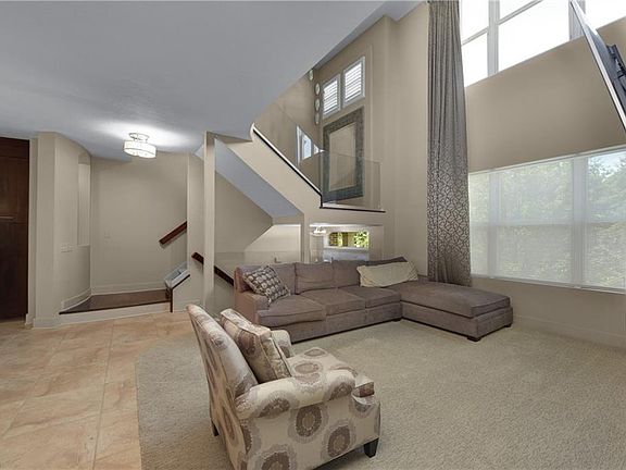 5th image of 29 Astor Pl