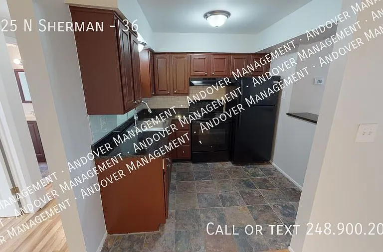 1125 N Sherman Dr #36 — Photo 2