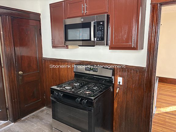 3rd image of 79 Fales St Floor 2
