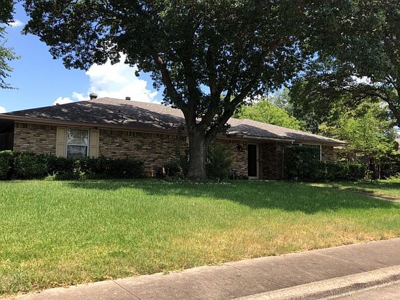 3rd image of 317 Squirebrook Dr