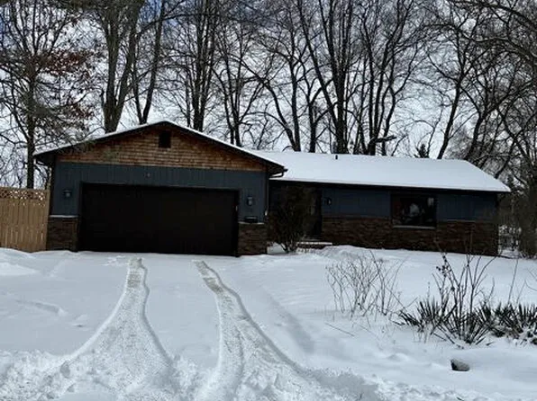 700 Hickory Ln, Williamston, MI 48895