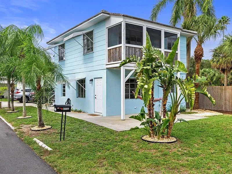 1 bed, 1.0 bath, 594 sqft, $2,000 — Photo 2