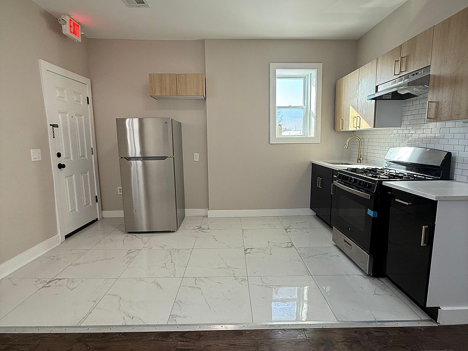 2nd image of 190 Park St #7C