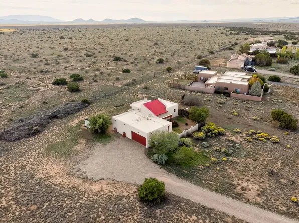 39 Camerada Rd, Santa Fe, NM 87508