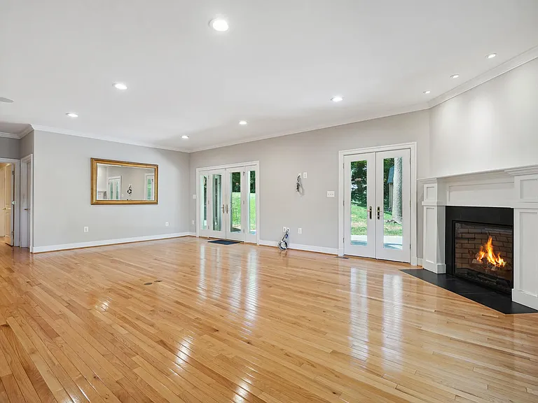 1530 Forest Villa Ln — Photo 12