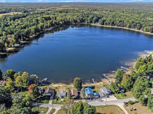 4208 W 124th St, Grant, MI 49327