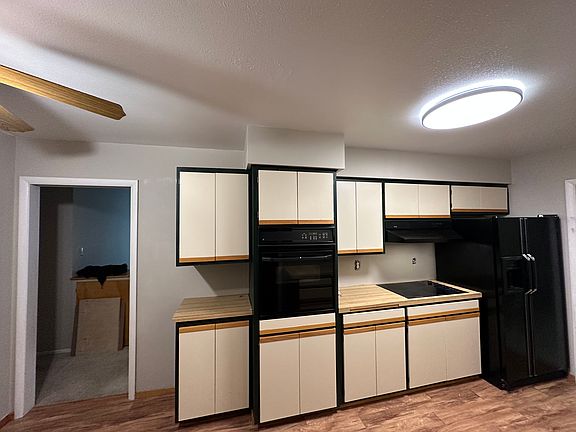 5th image of 153 Riverview Dr E