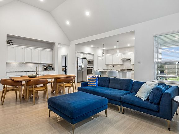 5th image of 1825 Solterra Blvd