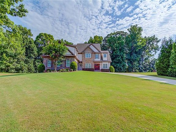 2nd image of 2114 Saddle Creek Dr