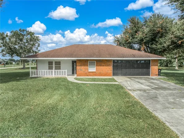 8517 Hampshire Dr, Sebring, FL 33876