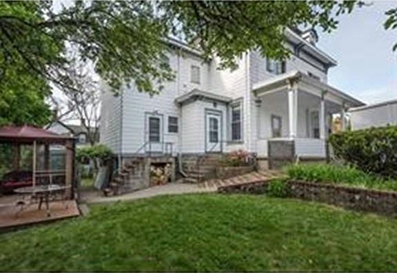 2nd image of 36 Glen St #1
