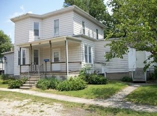 531 S 1st St, Clifton, IL 60927