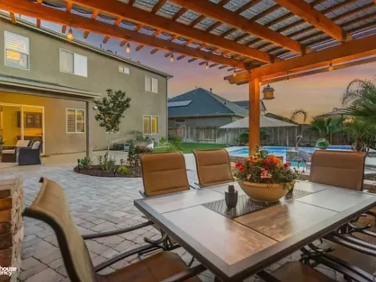 14728 Plumeria Ct — Photo 20
