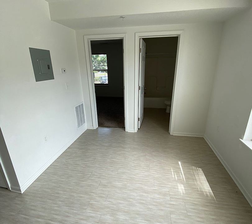 Building Photo 5