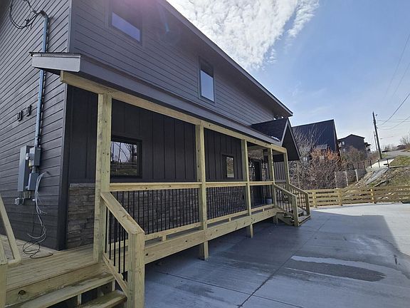 2nd image of 748 Village Loop Rd