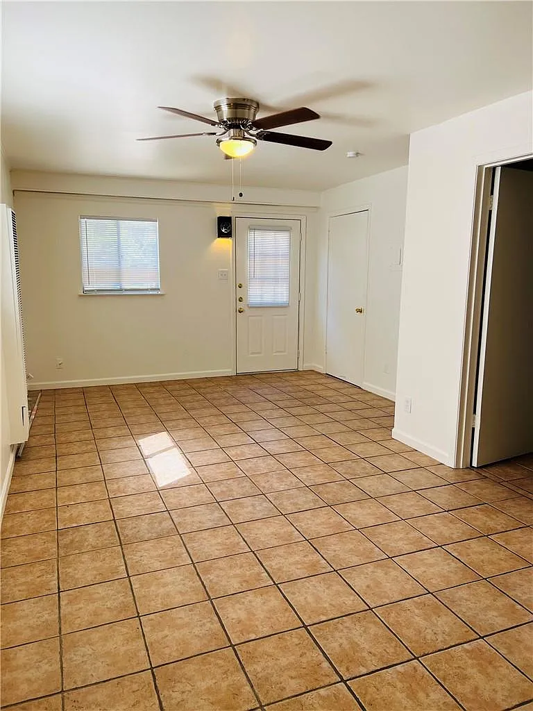1 bed, 1.0 bath, 600 sqft, $1,100 — Photo 4