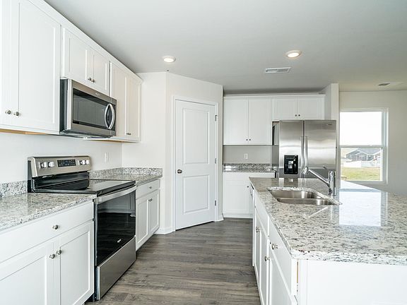 4th image of 53 Autumn Bluff Dr