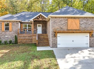 4 Beal Ln, Bella Vista, AR 72714