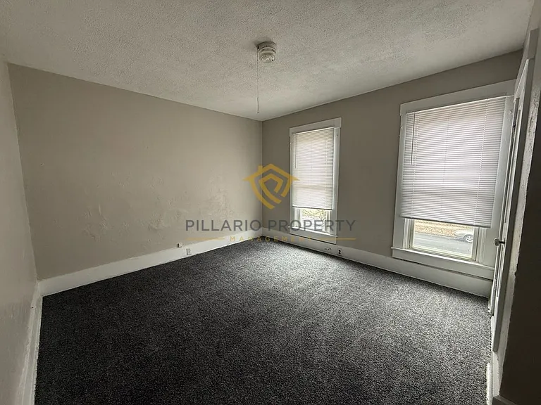 209-211 N 16th St — Photo 11