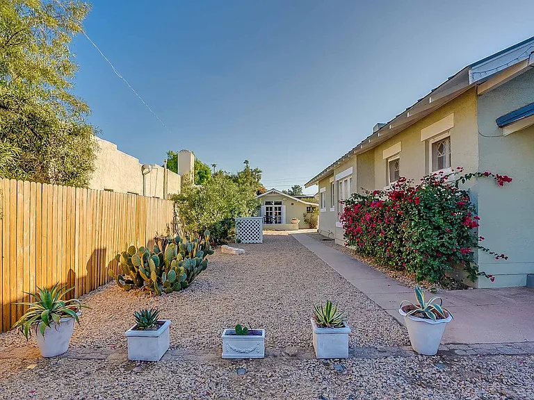 W Encanto Blvd — Photo 34