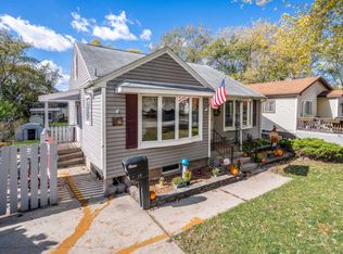 1621 Walnut St, Woodstock, IL 60098
