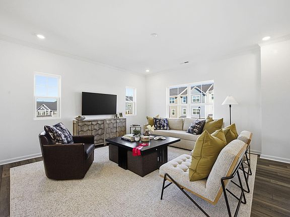 3rd image of 845 Basswood Glen Trl
