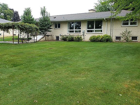 3rd image of 6447 Scenic Dr E