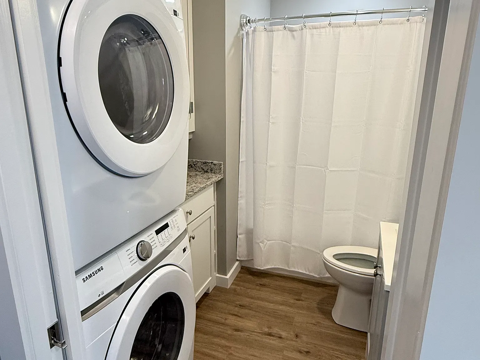 2 bed, 850 sqft, $2,300 — Photo 4