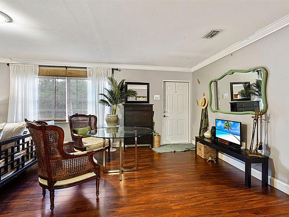 4th image of 500 NW 120th Street