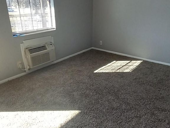 4th image of 1211 Lincoln Ave #9
