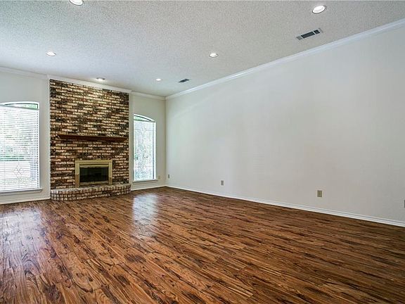 2nd image of 6208 Bradley Ln