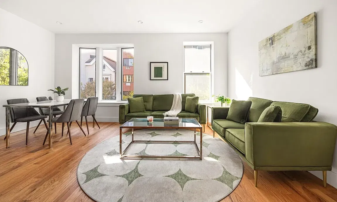 Studio, 600 sqft, $2,604 — Photo 2