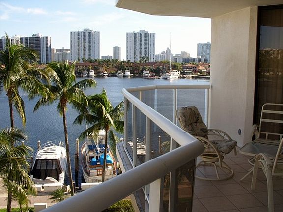4th image of 3610 Yacht Club Dr APT 408