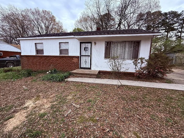3300 Baskin St — Photo 8