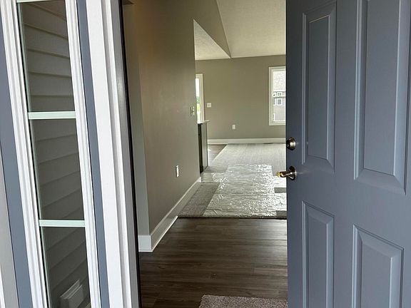 2nd image of 1462 Superior Dr #25
