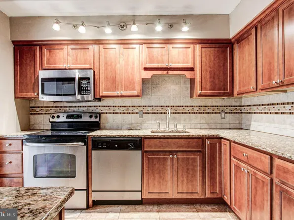 1575 W Street Rd APT 832, Warminster, PA 18974