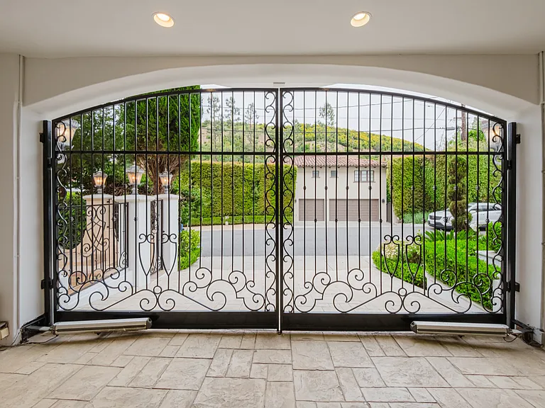 1455 N Robmar Dr — Photo 39