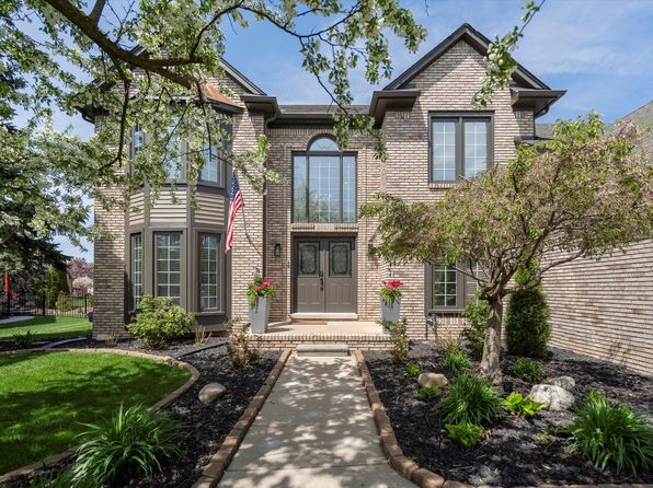 20611 Windemere Dr, Macomb, MI 48044
