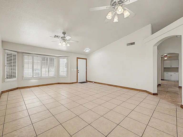 8544 W Holly St — Photo 8