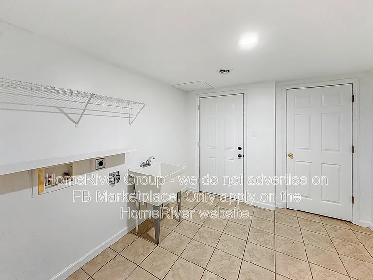 72 Elaine Dr — Photo 15