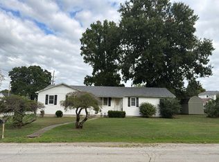1608 Cherry Blossom Ln, Carthage, MO 64836