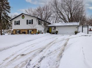 2879 Bartelmy Ln, Saint Paul, MN 55109