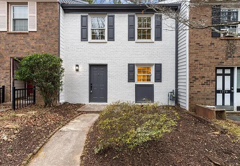 1777 Twin Brooks Dr SE — Photo 1