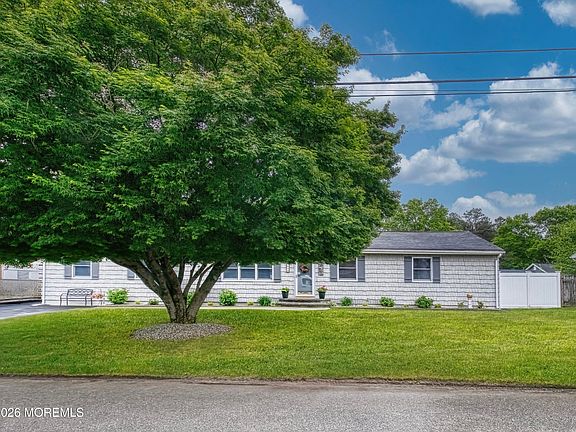 3rd image of 1632 2nd Avenue #1632
