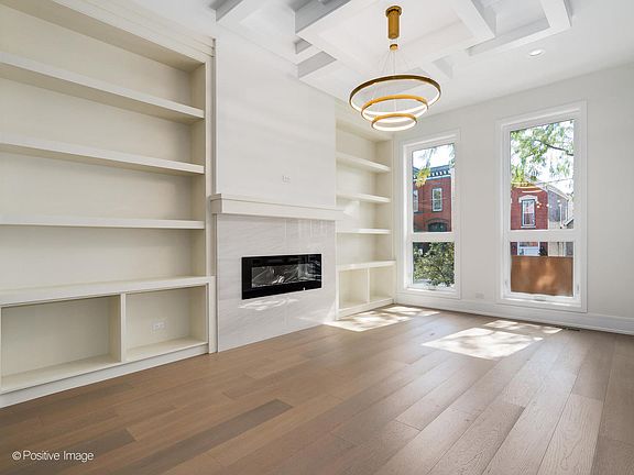 2nd image of 1810 W Superior St