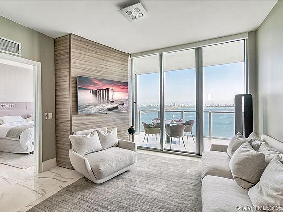 3rd image of 2900 NE 7th Ave Unit 3005