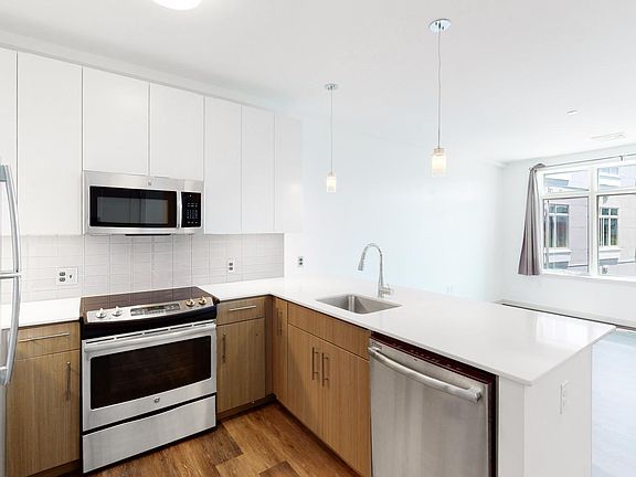 4th image of 180 Telford St Unit 412