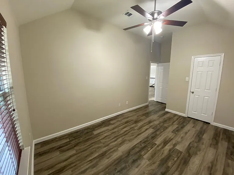 5668 Imperial Meadow Dr — Photo 34
