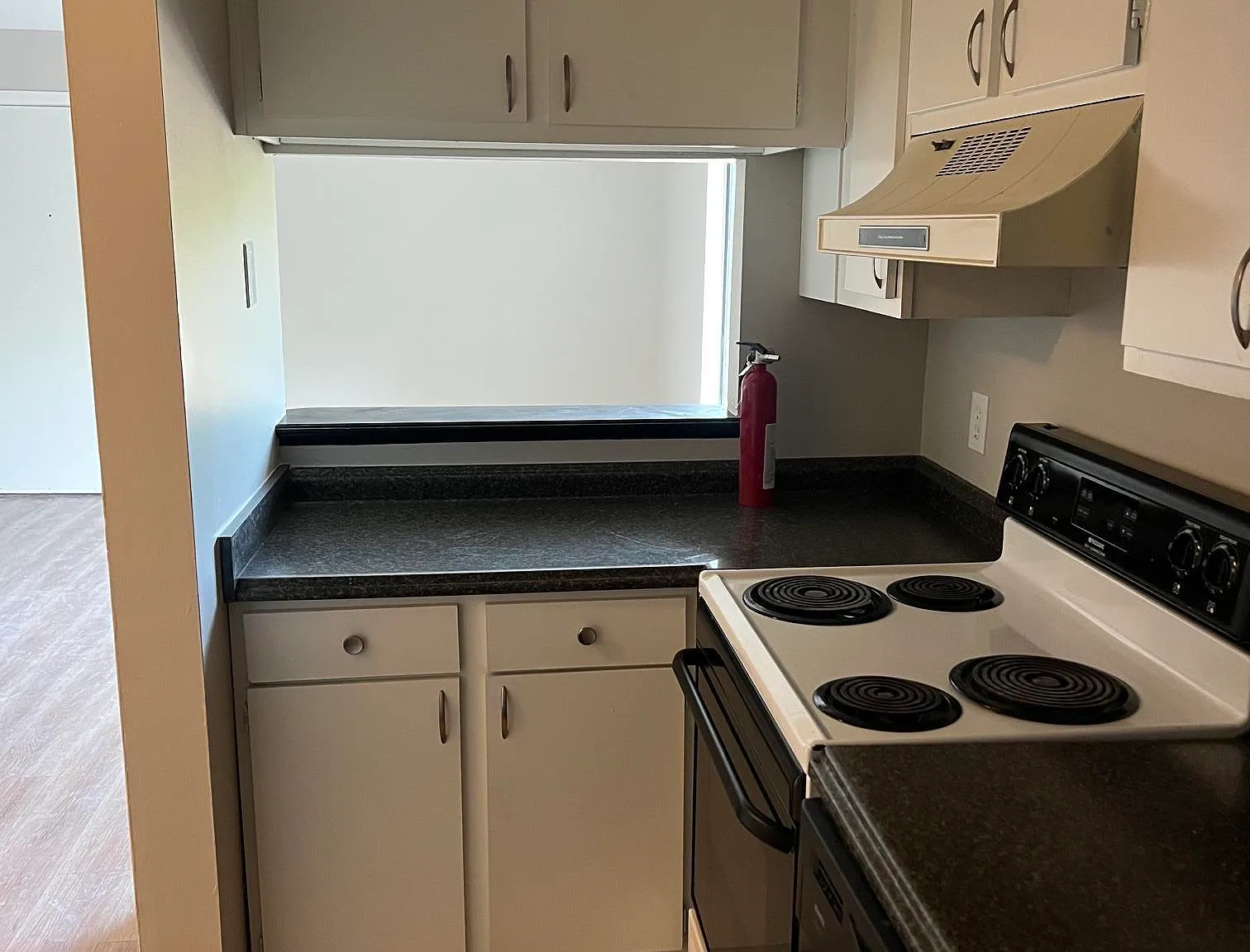 1 bed, 1.0 bath, 640 sqft, $900 — Photo 4