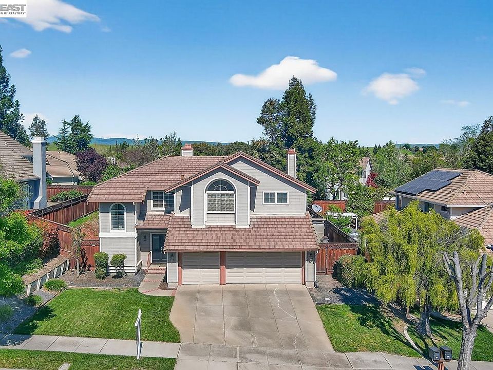 1st image of 579 Amberwood Way
